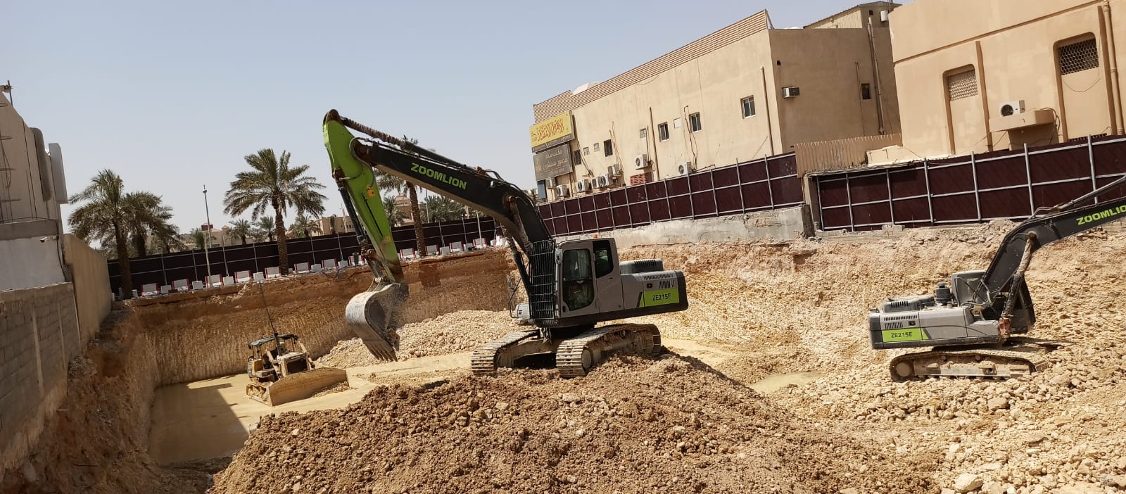 معدات أبو الهدد في موقع تجهيز وحفر